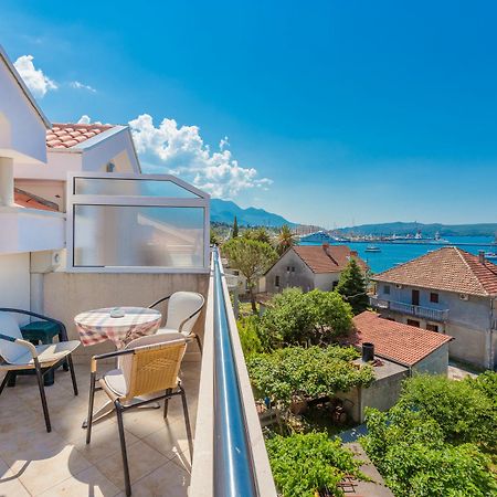 Rosic Apartments Tivat Eksteriør billede