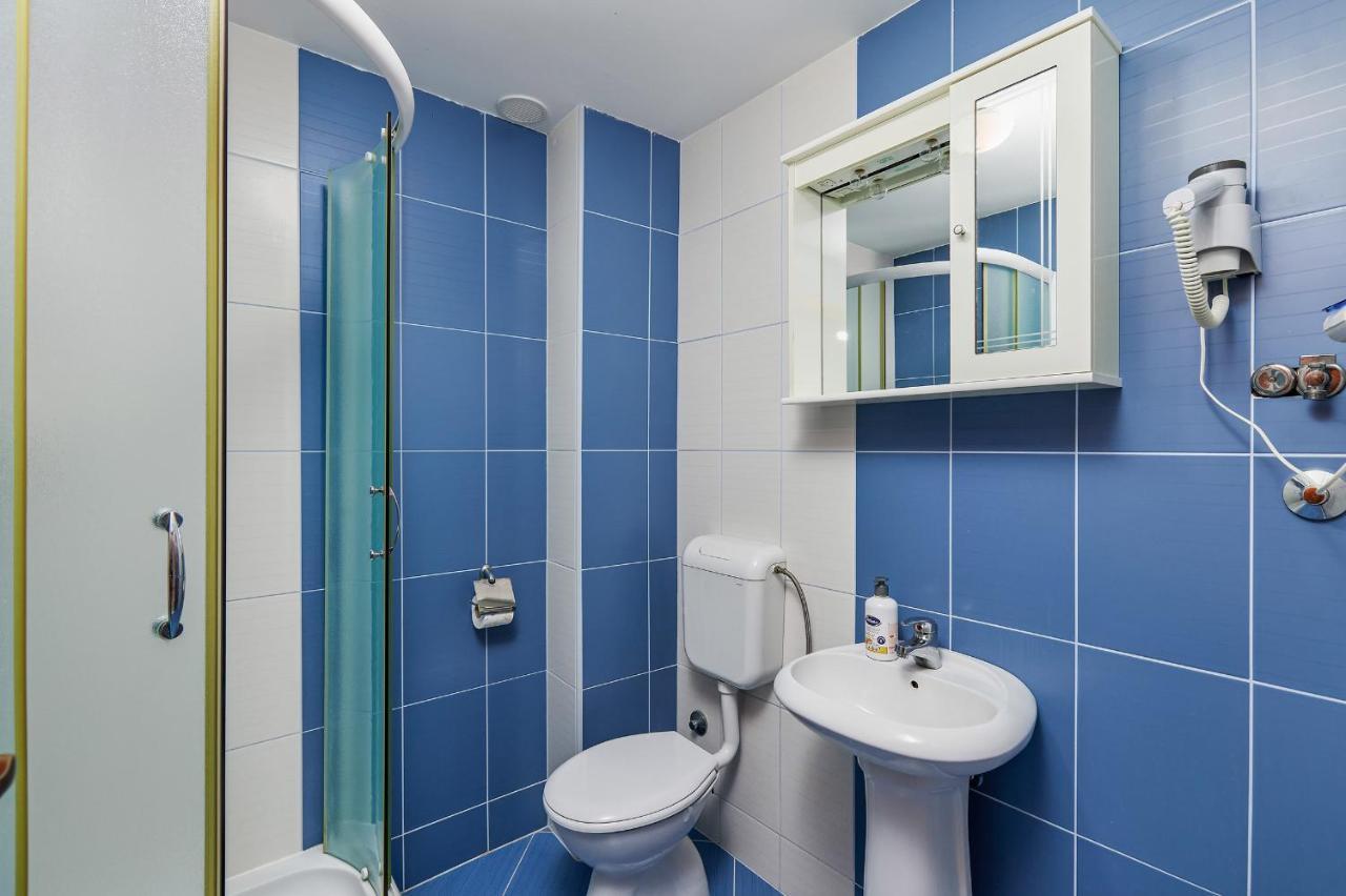 Rosic Apartments Tivat Eksteriør billede