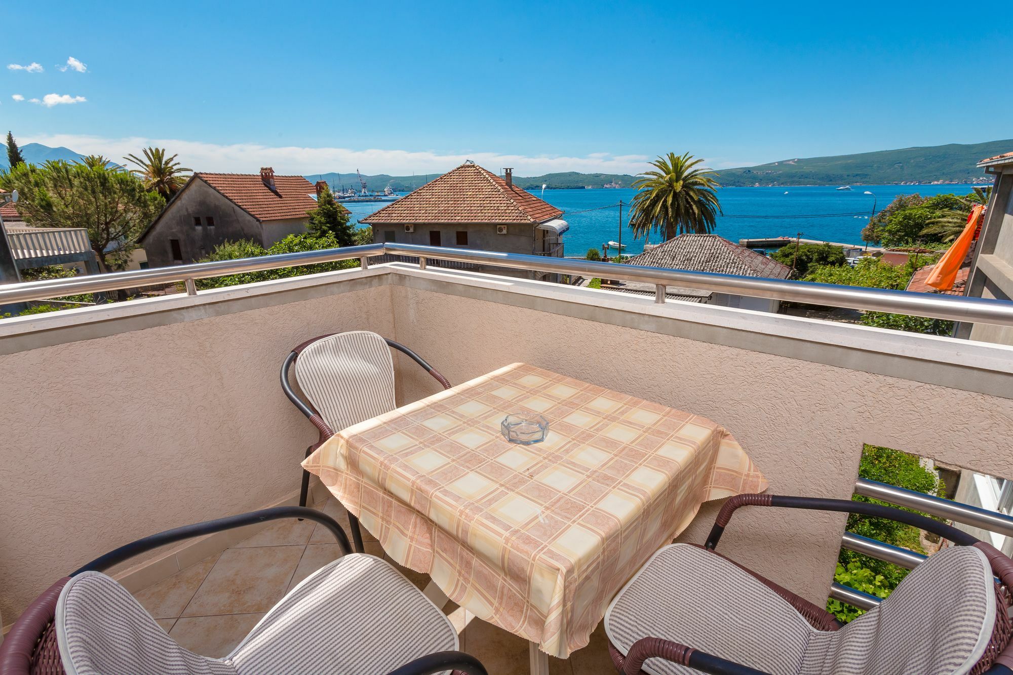 Rosic Apartments Tivat Eksteriør billede