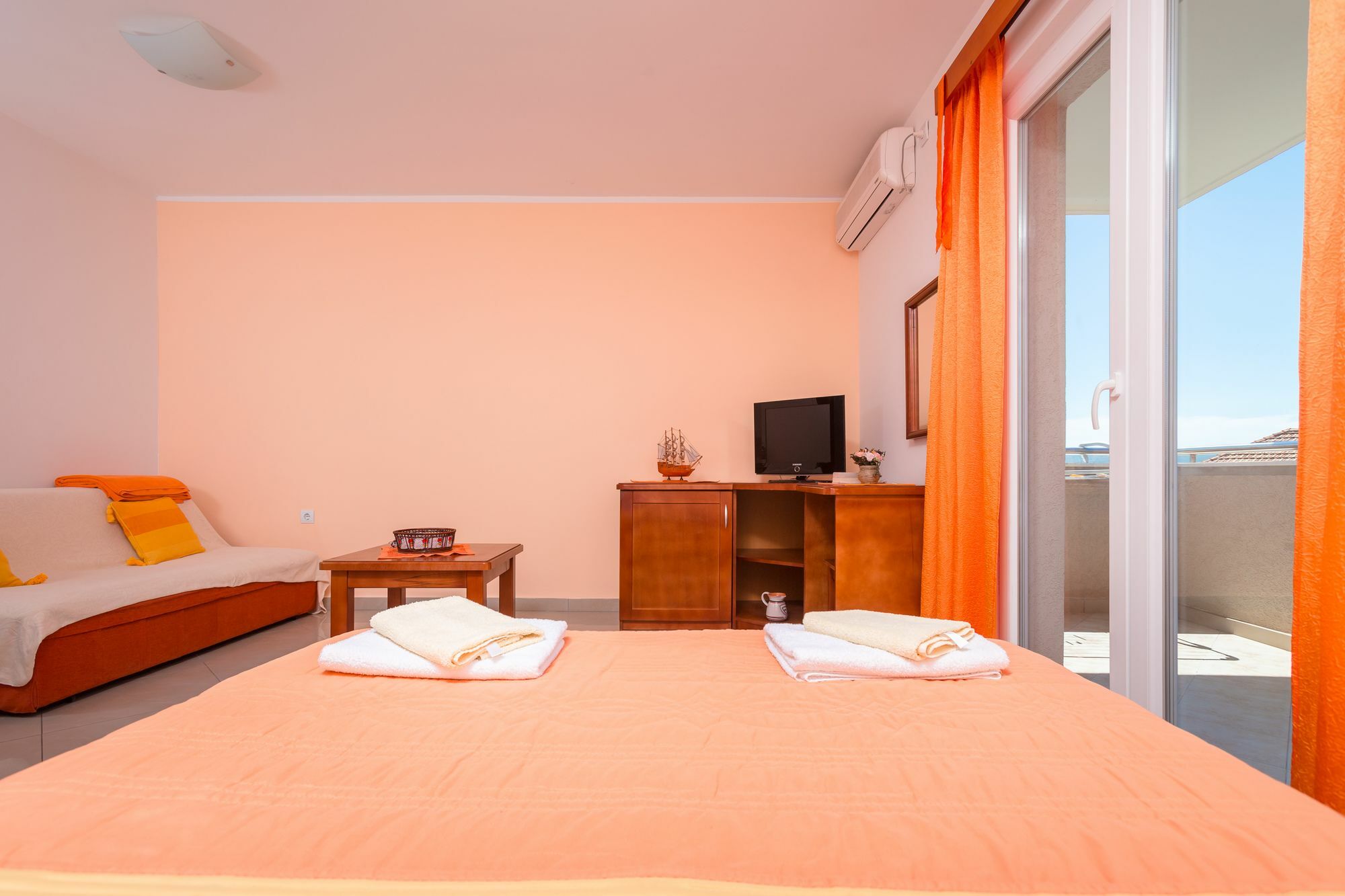 Rosic Apartments Tivat Eksteriør billede